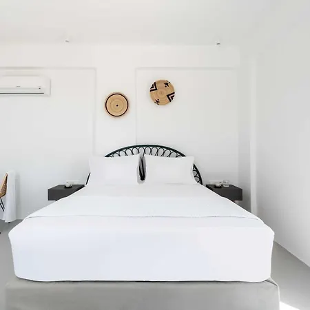 Aura Tinos Aparthotel