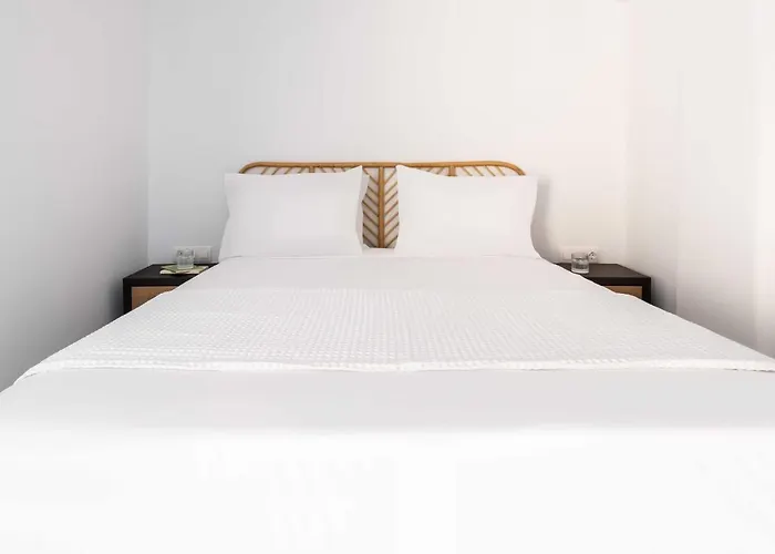 Aura Tinos Aparthotel 4*