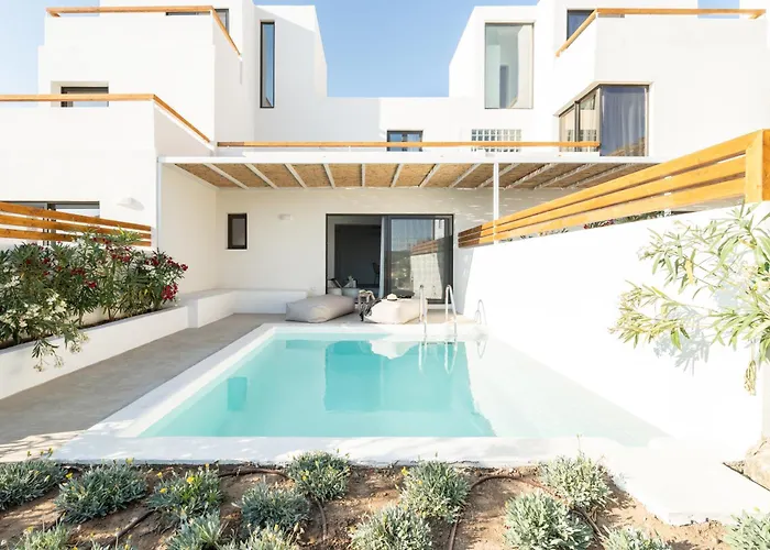 Aura Tinos Aparthotel 4*